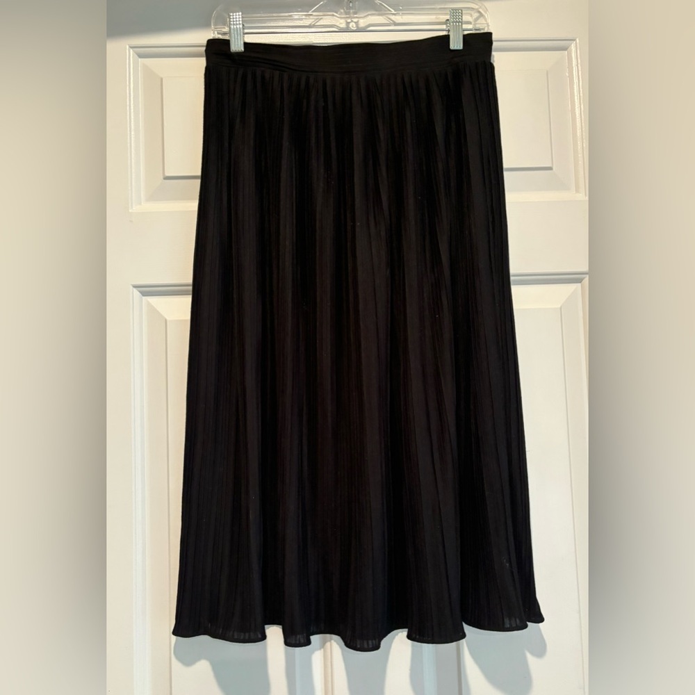 AT LOFT mini accordion pleated midi skirt PETITE very good used condition
